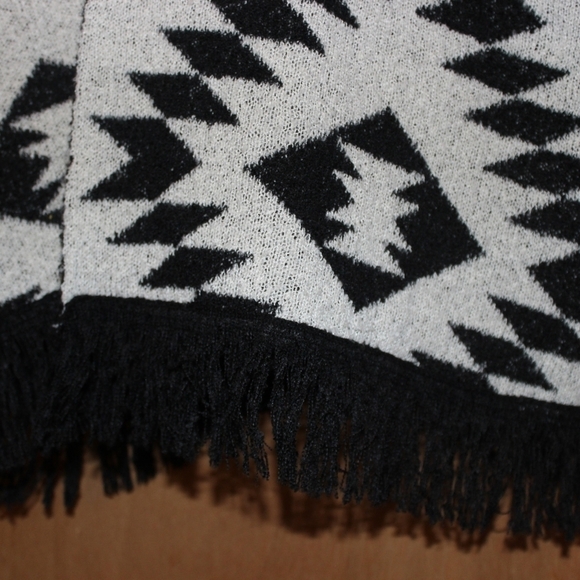 Mudd Tribal Print Cardigan - Picture 4 of 5